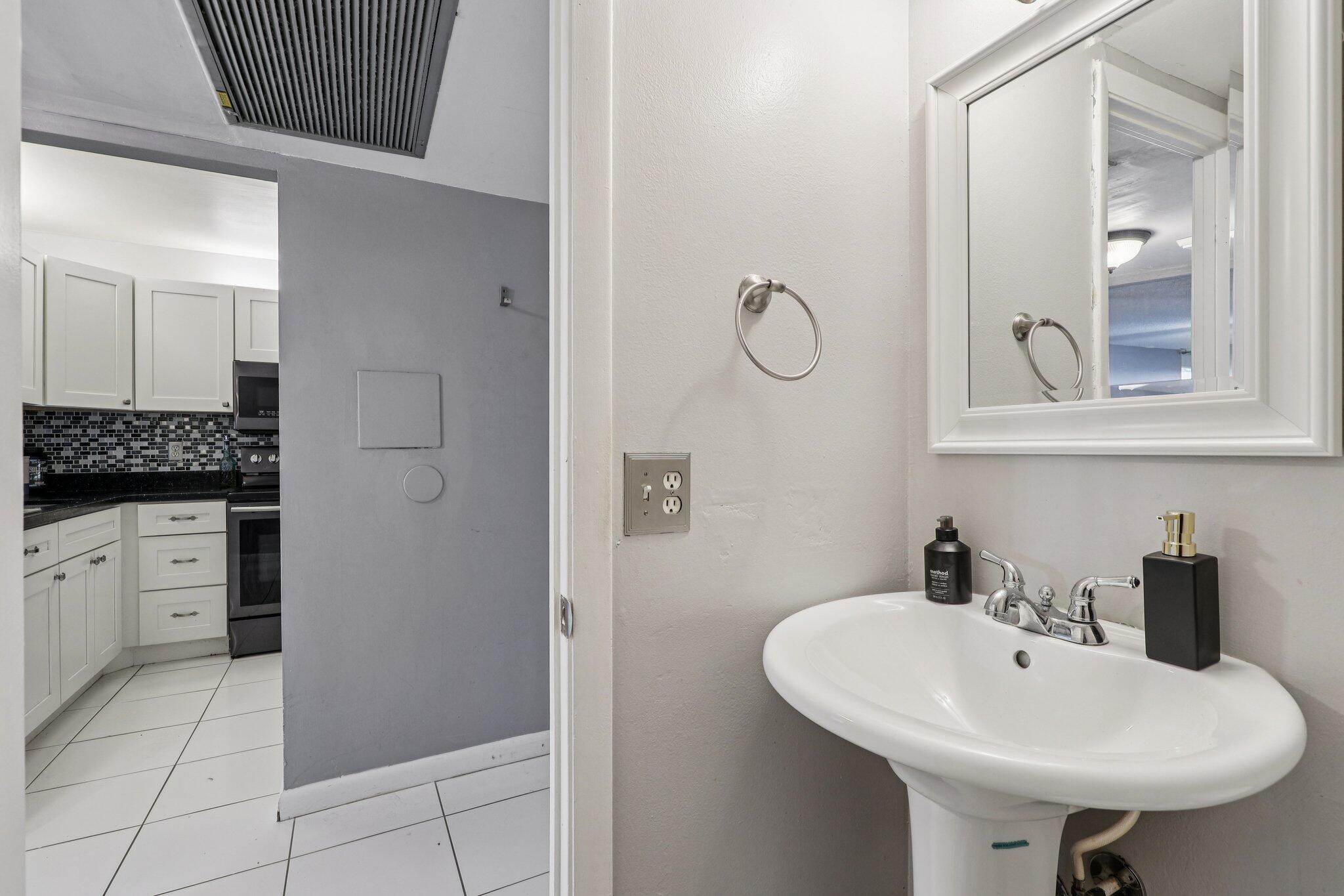 6500 Cypress Road, Unit 508 Plantation, FL 33317 - Photo 11 of 32 20-web-or-mls-Cypress Rd 508-S1912-020