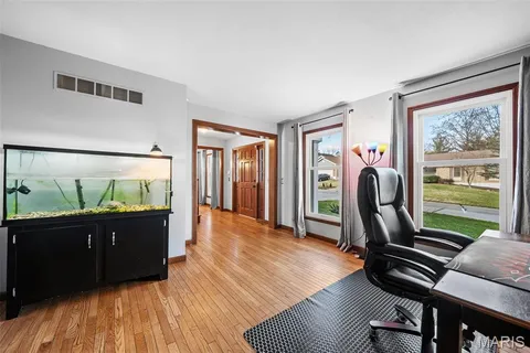 $450,000 | 120 Hunters Pointe Drive, St. Charles, MO 63304