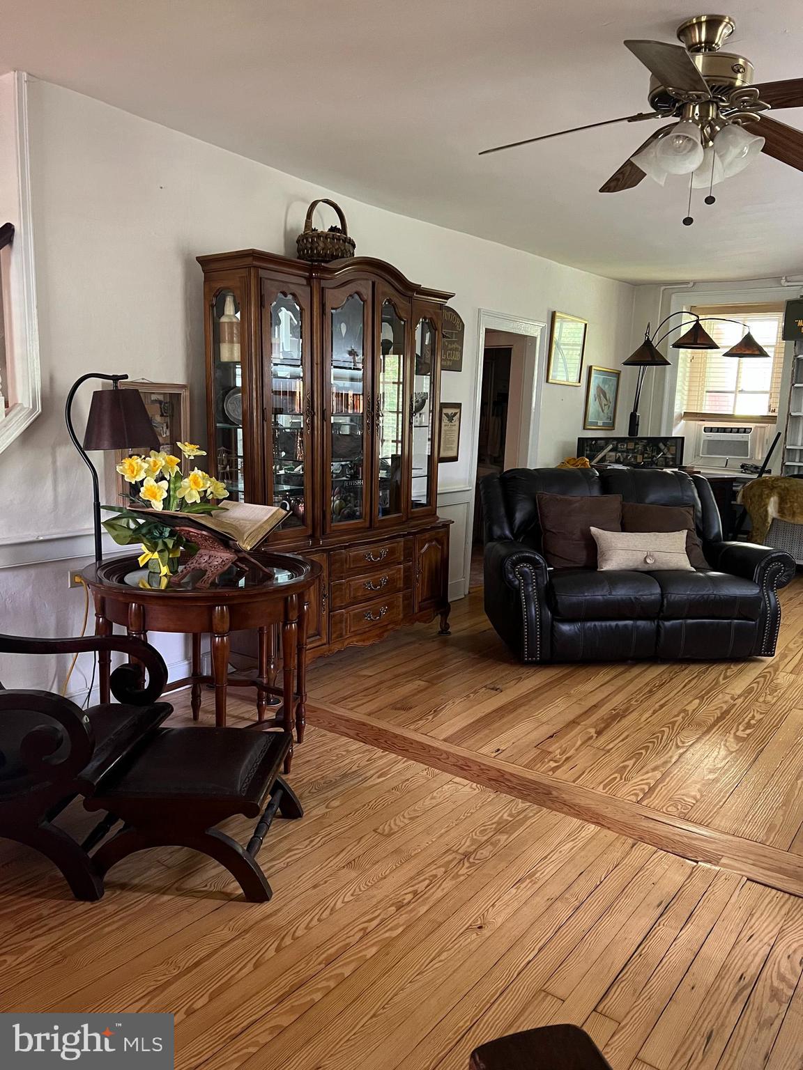 2500 Doehne Road Harrisburg, PA 17110 - Photo 3 of 8 a living room with furniture
