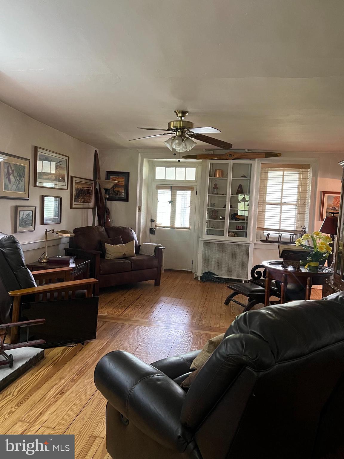 2500 Doehne Road Harrisburg, PA 17110 - Photo 4 of 8 a living room with furniture and a window