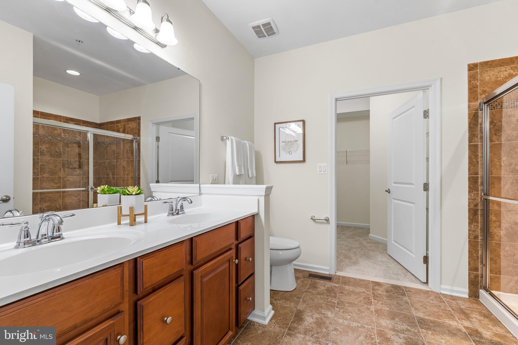 331 Tufton Circle Fallston, MD 21047 - Photo 20 of 48 Primary bath with double sinks