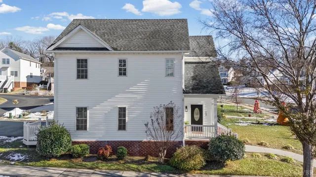 $334,900 | 300 Wyndhurst Drive, Lynchburg, VA 24502