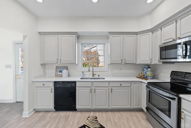 $334,900 | 300 Wyndhurst Drive, Lynchburg, VA 24502