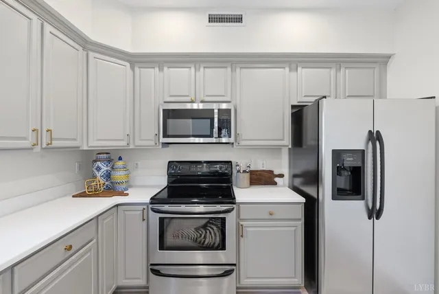 $334,900 | 300 Wyndhurst Drive, Lynchburg, VA 24502