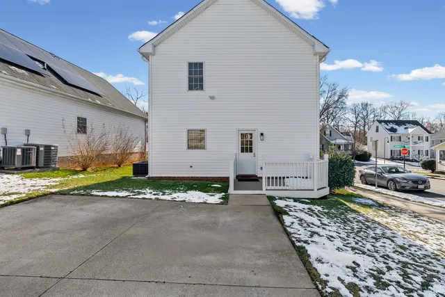 $334,900 | 300 Wyndhurst Drive, Lynchburg, VA 24502