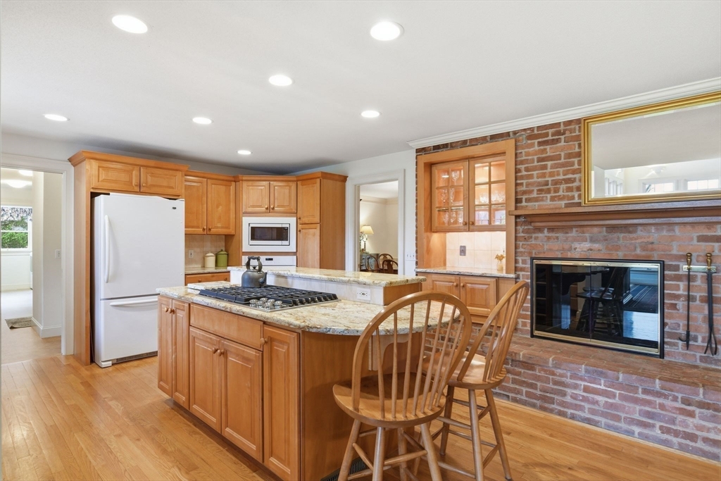 64 Prynnwood Road Longmeadow, MA 01106 - Photo 9 of 42 Gallery Image 9