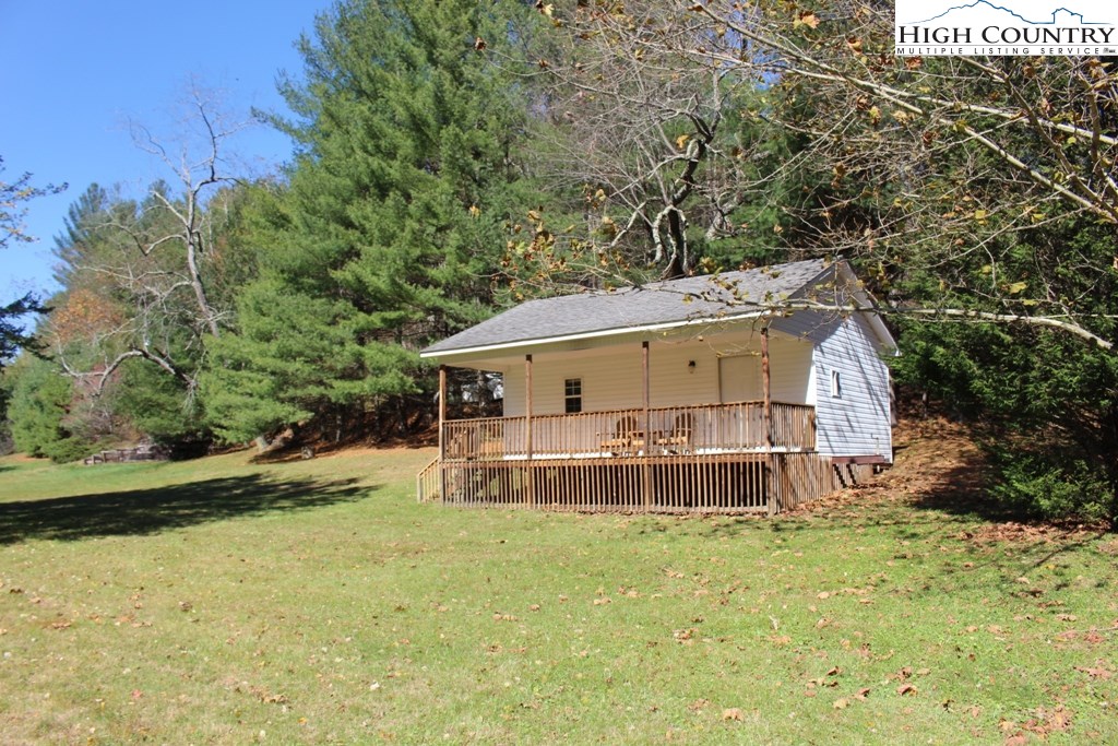 6391 Garvey Bridge Road Crumpler, NC 28617 - Photo 20 of 31 Gallery Image 20