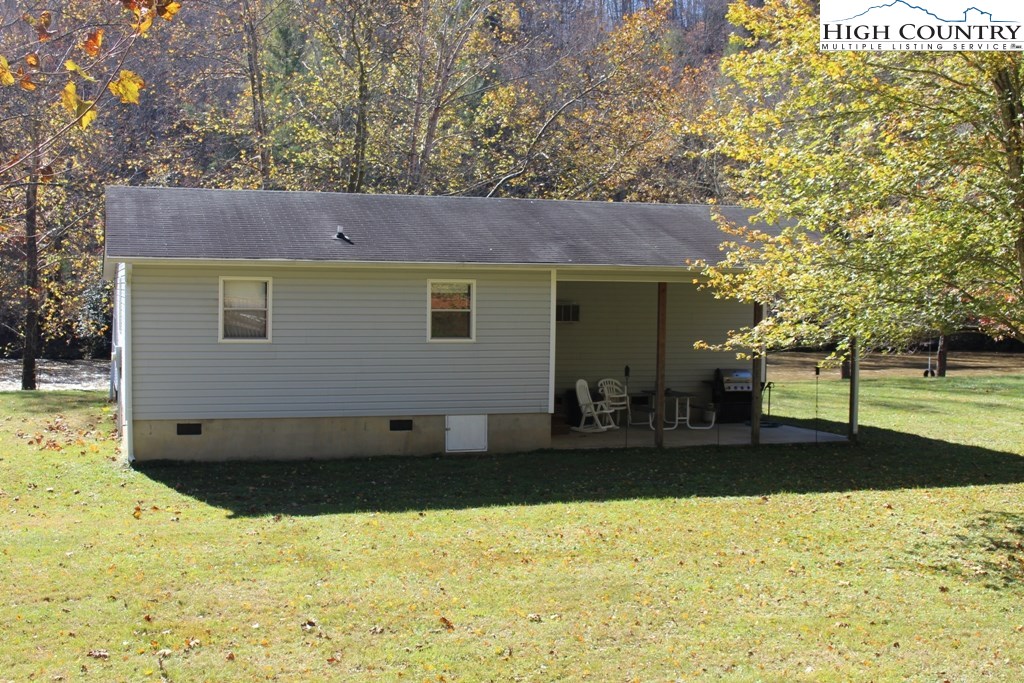 6391 Garvey Bridge Road Crumpler, NC 28617 - Photo 8 of 31 Gallery Image 8