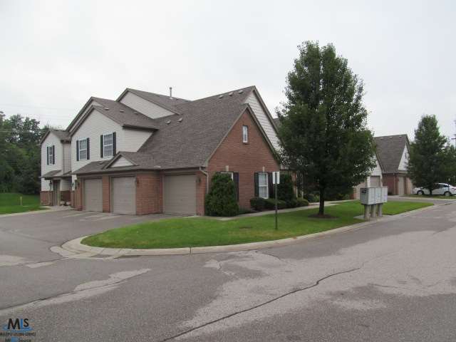 20624 Dunham Road, Unit 7 Clinton Township, MI 48038 - Photo 2 of 24 31115649-1.JPG