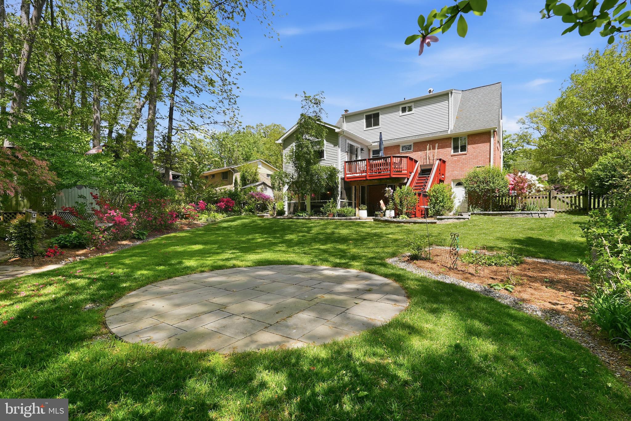 7006 Barnack Drive Springfield, VA 22152 - Photo 48 of 56 a view of a volley ball court