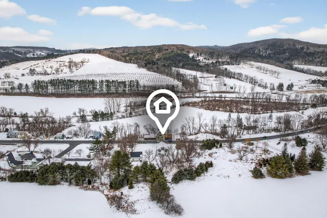 $999,000 | 958 East Woodstock Road, Woodstock, VT 05091