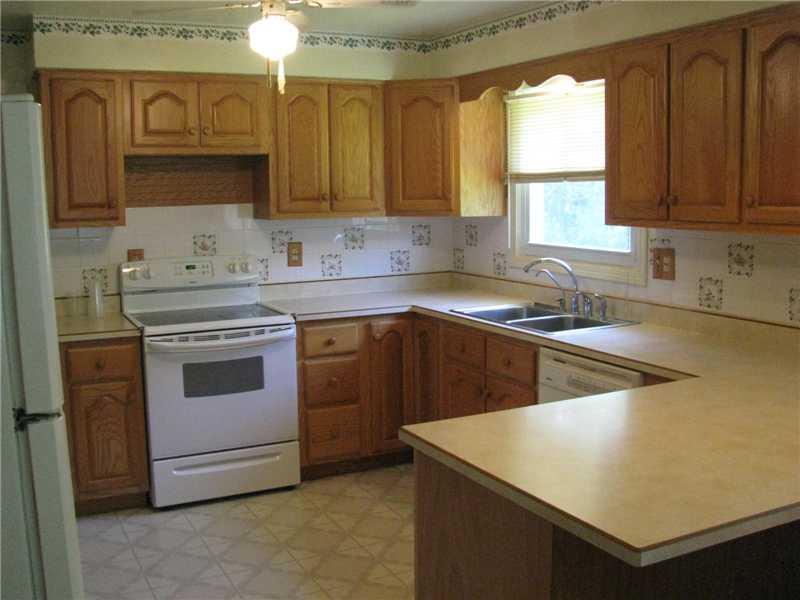 2271 Winner Road Hermitage, PA 16148 - Photo 2 of 12 Kitchen.