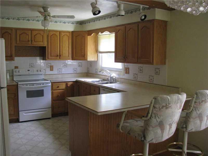 2271 Winner Road Hermitage, PA 16148 - Photo 3 of 12 Kitchen.
