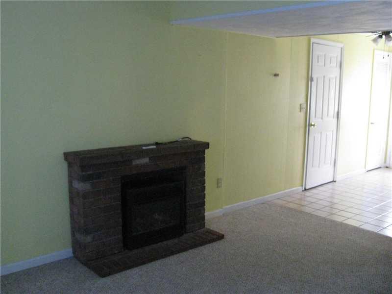 2271 Winner Road Hermitage, PA 16148 - Photo 5 of 12 Family Room.