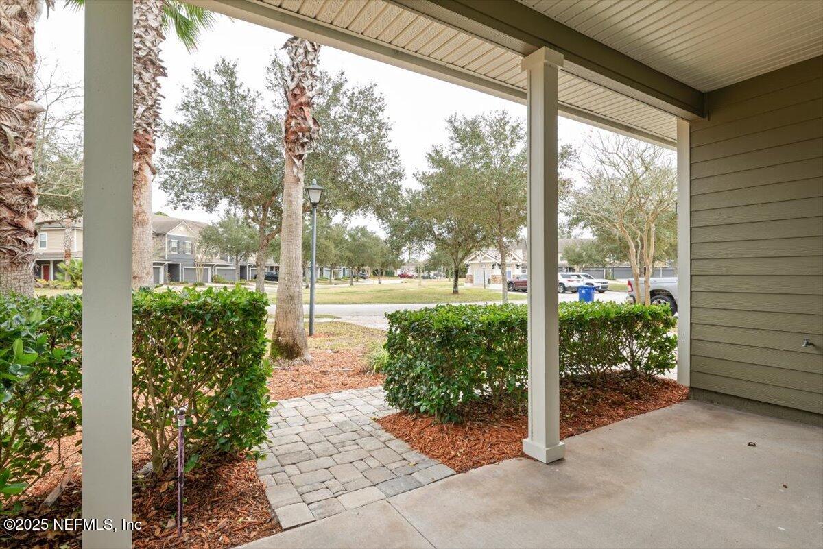 47 Myrtle Park Point Ponte Vedra, FL 32081 - Photo 7 of 58 a view of a garden