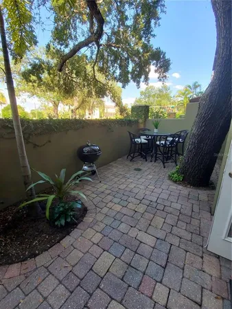 $5,800 | 4907 Bayshore Boulevard, Unit 102, Tampa, FL 33611