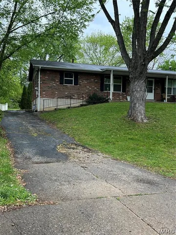 $1,200 | 28 Marie Drive, St. Charles, MO 63301
