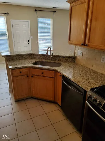 $2,100 | 10116 Hawks Lake Drive, Fishers, IN 46037