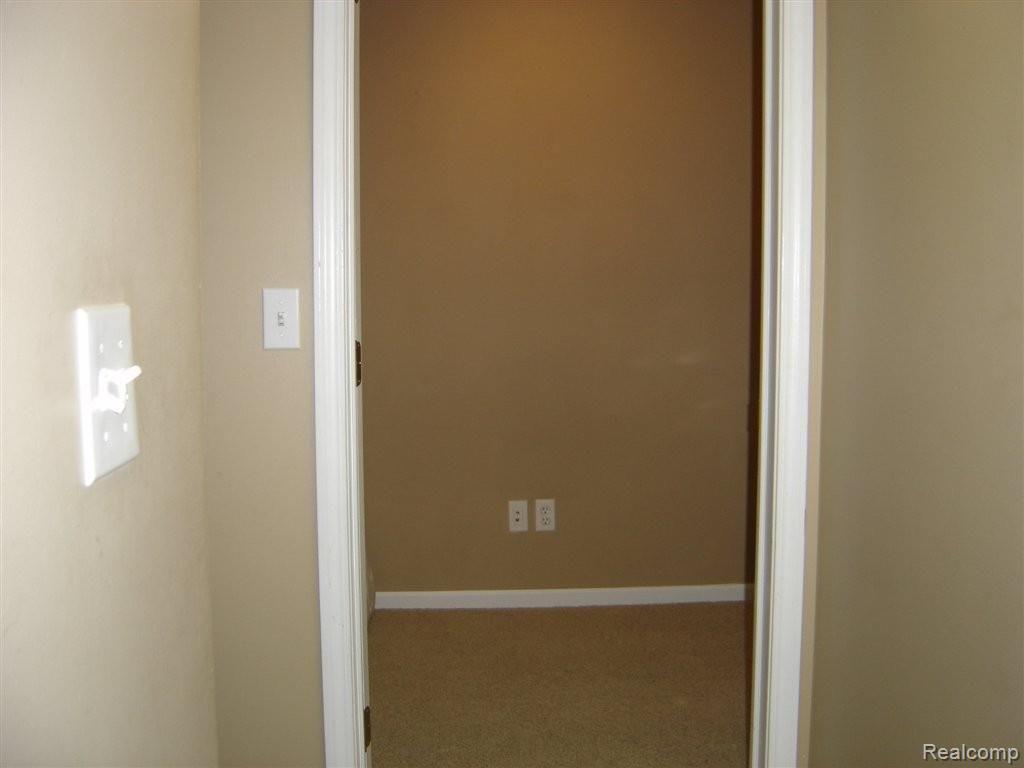 4093 Hampton Ridge Boulevard Howell, MI 48843 - Photo 12 of 14 Extra room for office/storage