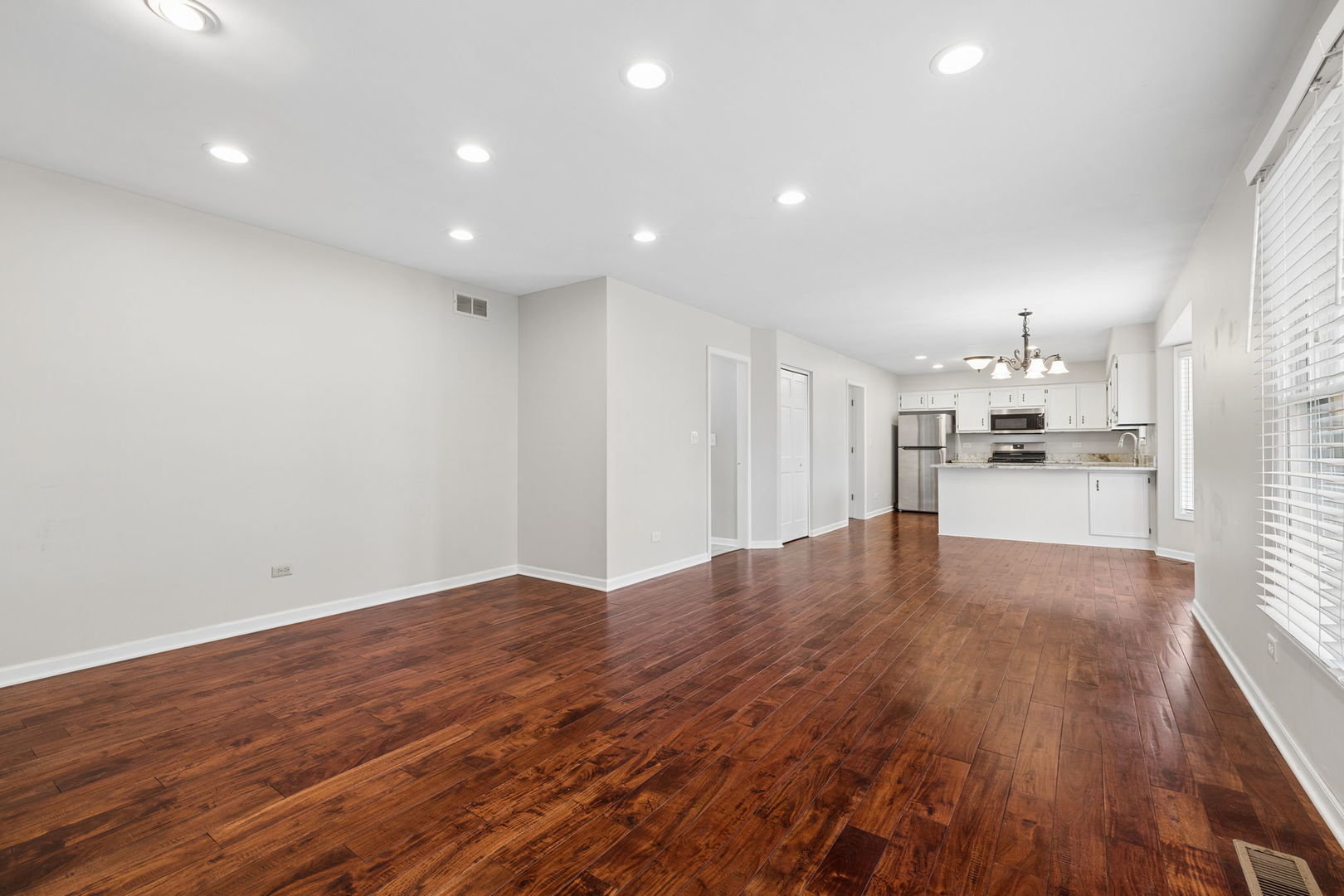 1803 Chestnut Hill Road Plainfield, IL 60586 - Photo 11 of 29 Gallery Image 11