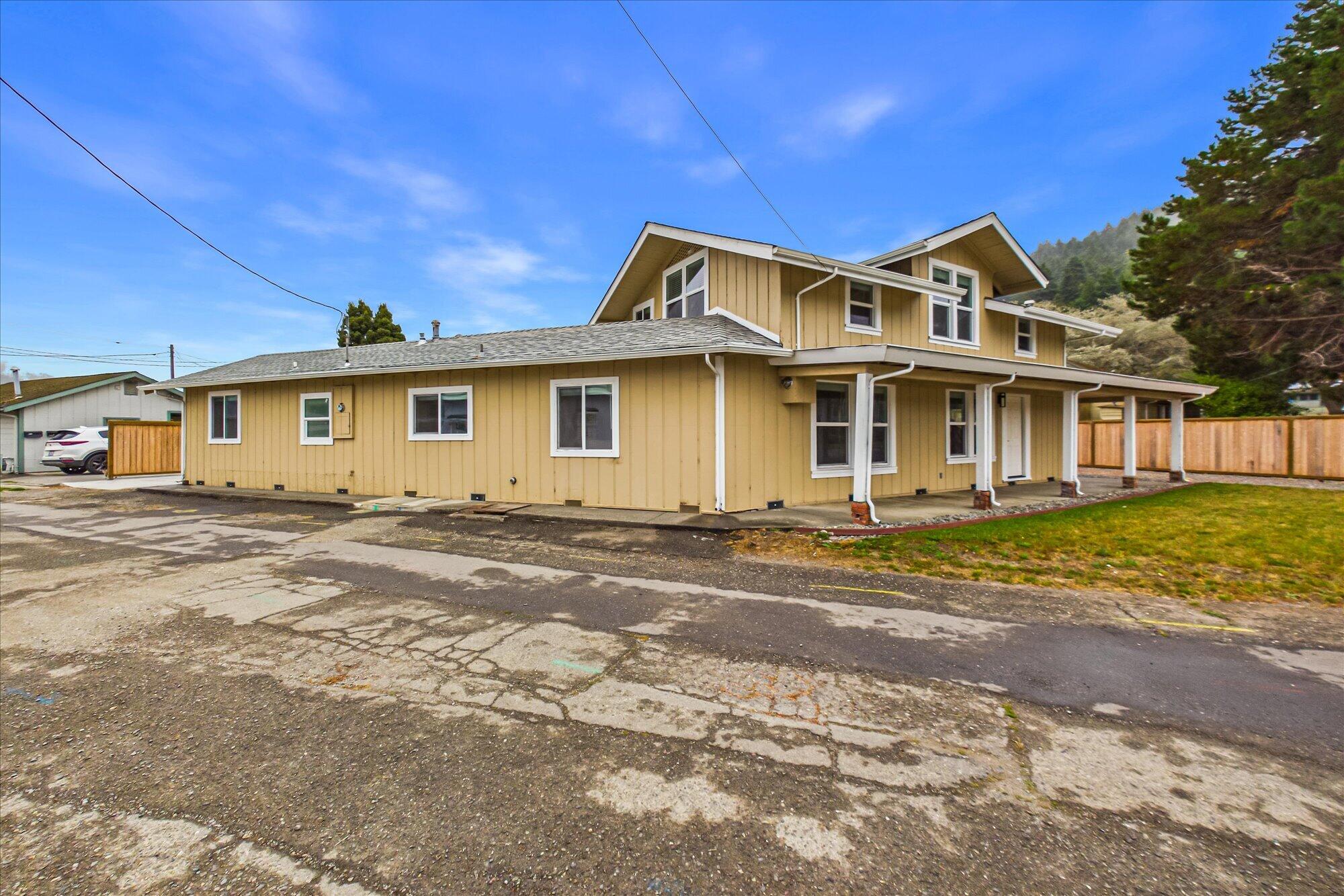 45 Davis Street Rio Dell, CA 95562 - Photo 3 of 70 Gallery Image 3