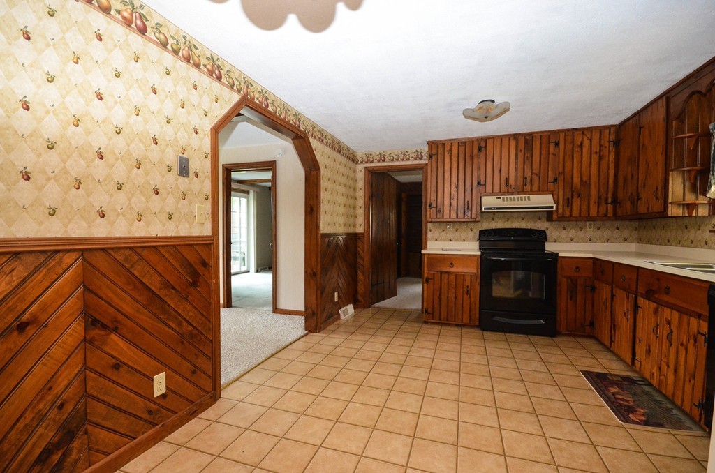 28 Ridge Trail Douglas, MA 01516 - Photo 5 of 20 Gallery Image 5