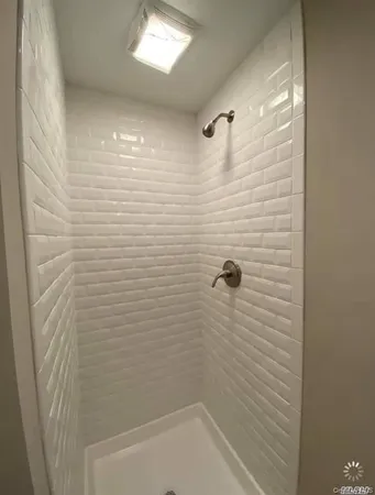 $1,950 | 201 Higbie Lane, Unit B, West Islip, NY 11795