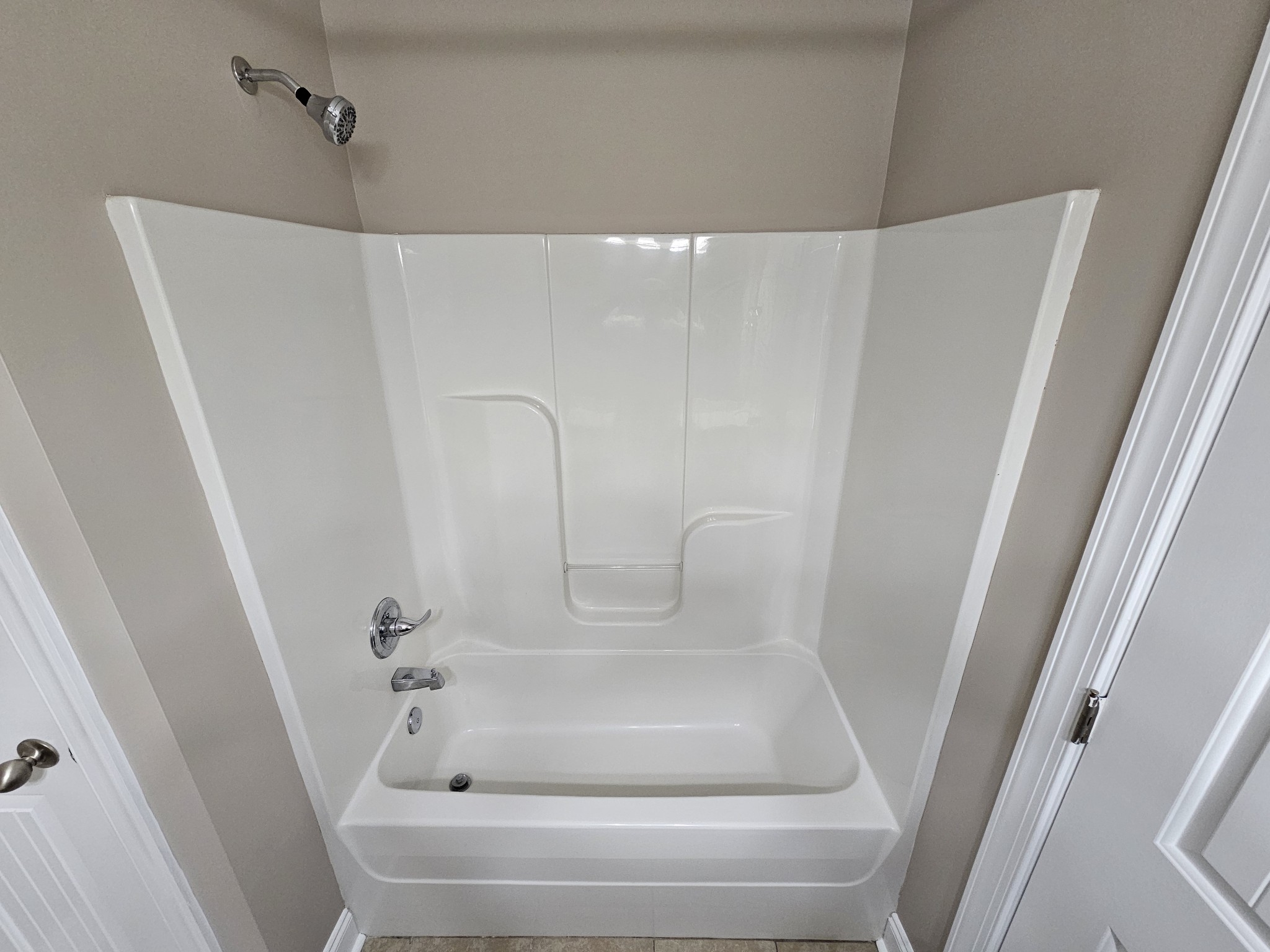 322 Rowlette Circle Murfreesboro, TN 37127 - Photo 14 of 23 a bathroom with a shower