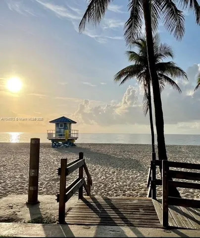 a view of a terrace with sky view