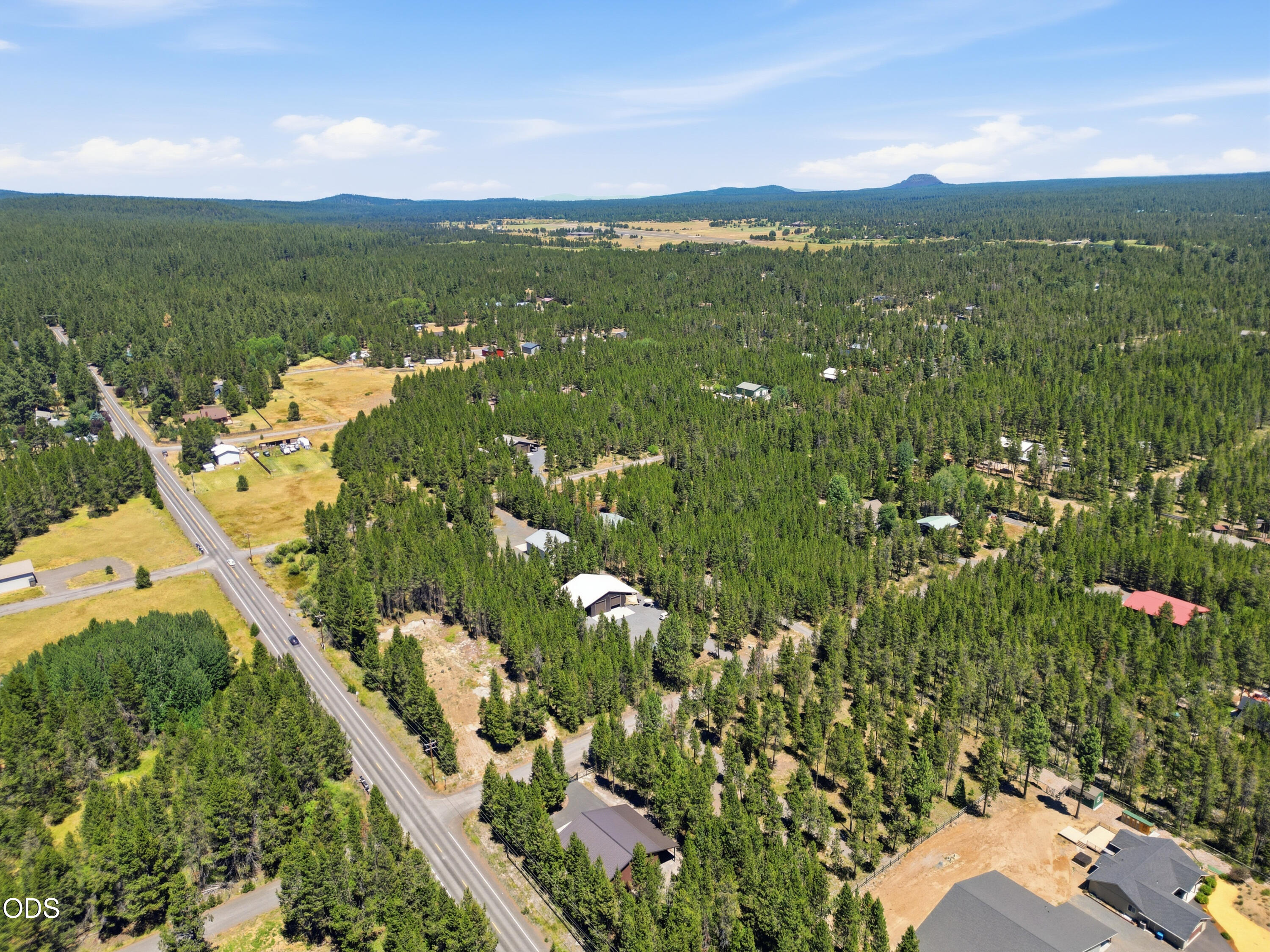 17043 Elsinore Road Bend, OR 97707 - Photo 19 of 27 Gallery Image 19