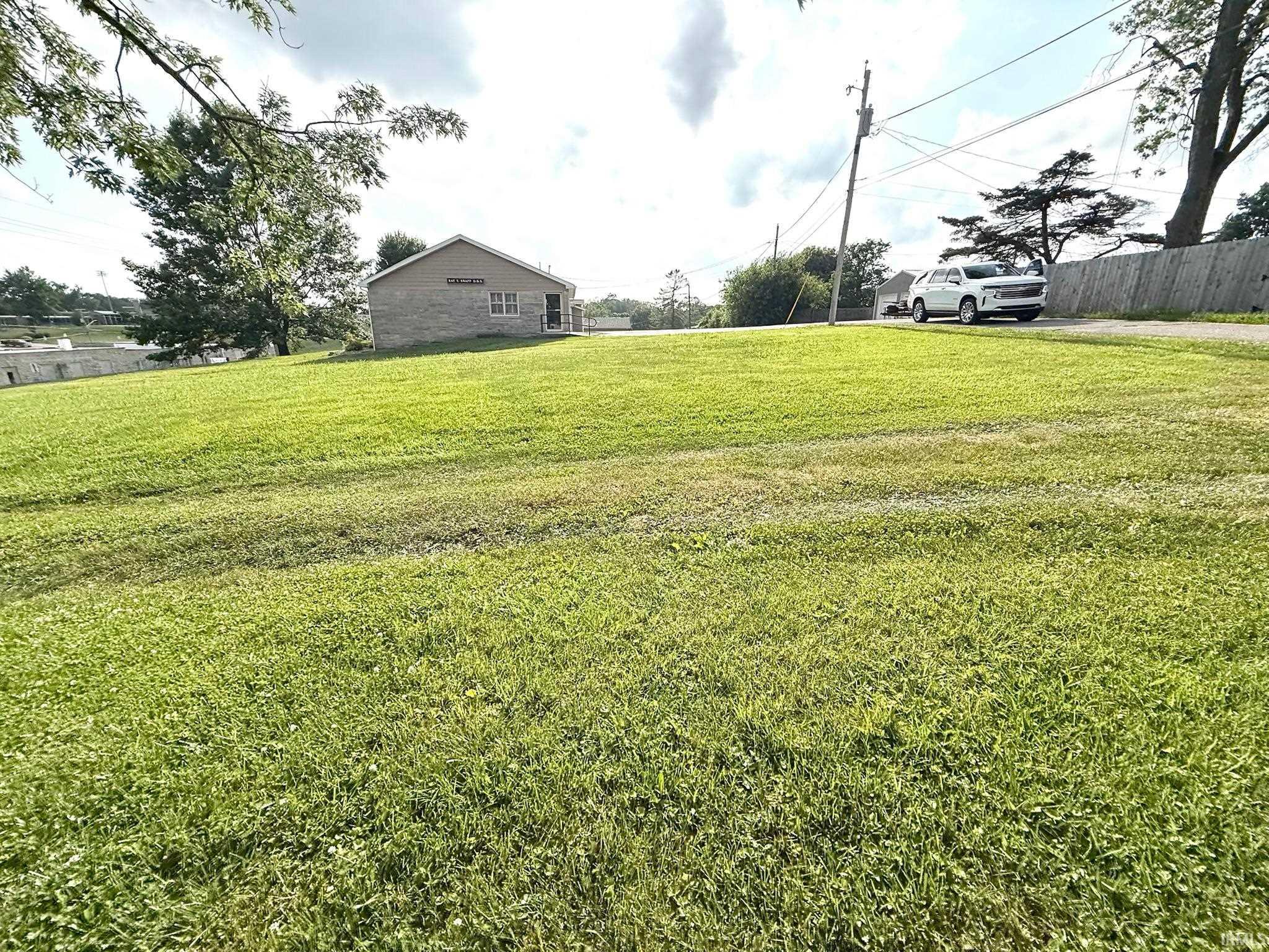 1811 16th Street Bedford, IN 47421 - Photo 3 of 8