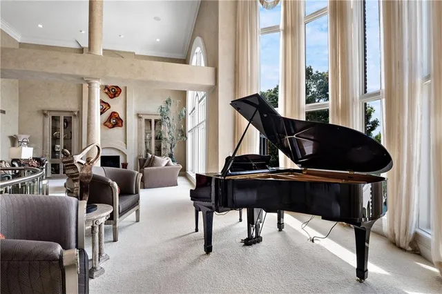 $3,999,999 | 6006 West Shore Court, Parkville, MO 64152