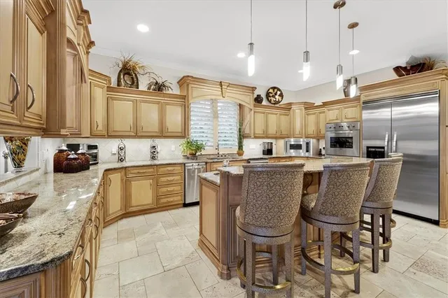 $3,999,999 | 6006 West Shore Court, Parkville, MO 64152