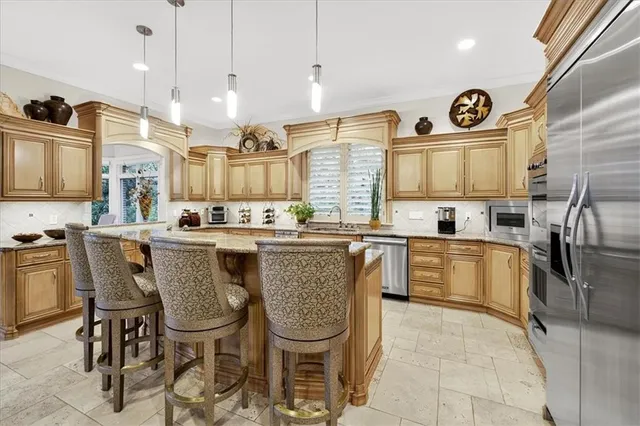 $3,999,999 | 6006 West Shore Court, Parkville, MO 64152