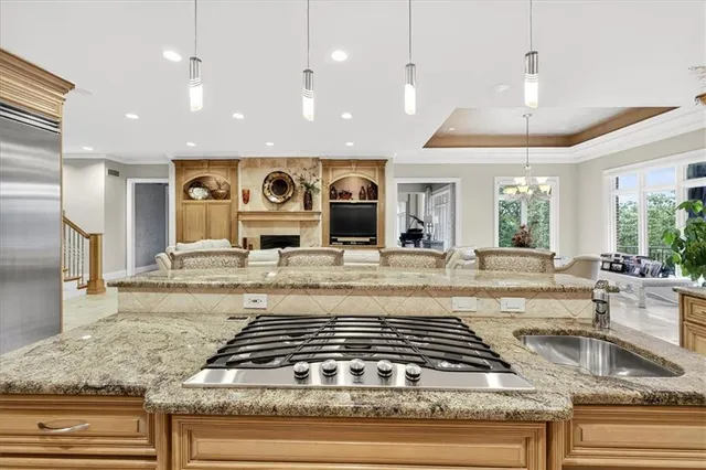 $3,999,999 | 6006 West Shore Court, Parkville, MO 64152