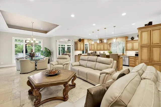 $3,999,999 | 6006 West Shore Court, Parkville, MO 64152