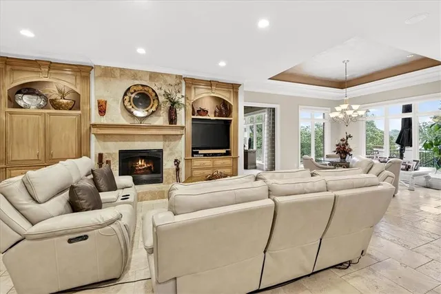 $3,999,999 | 6006 West Shore Court, Parkville, MO 64152