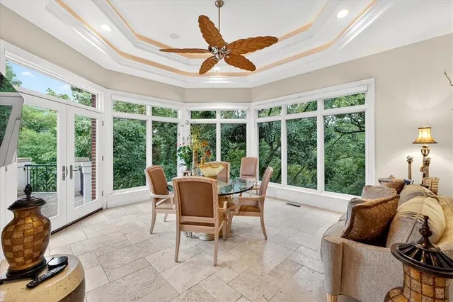 $3,999,999 | 6006 West Shore Court, Parkville, MO 64152