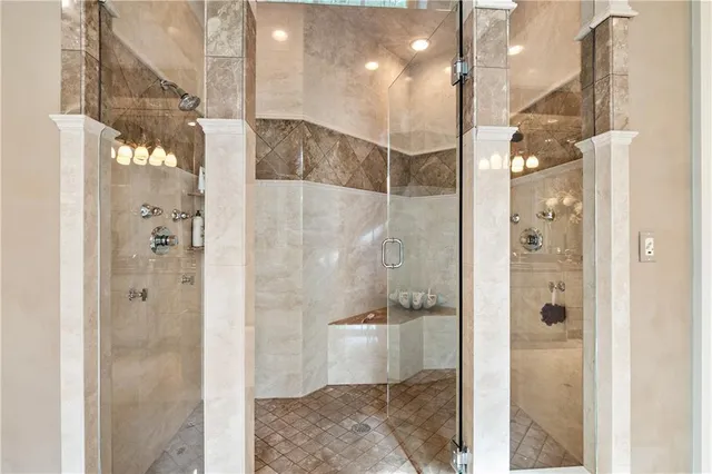 $3,999,999 | 6006 West Shore Court, Parkville, MO 64152