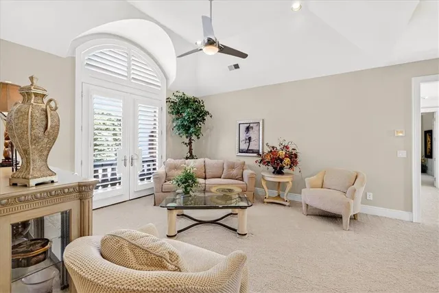 $3,999,999 | 6006 West Shore Court, Parkville, MO 64152