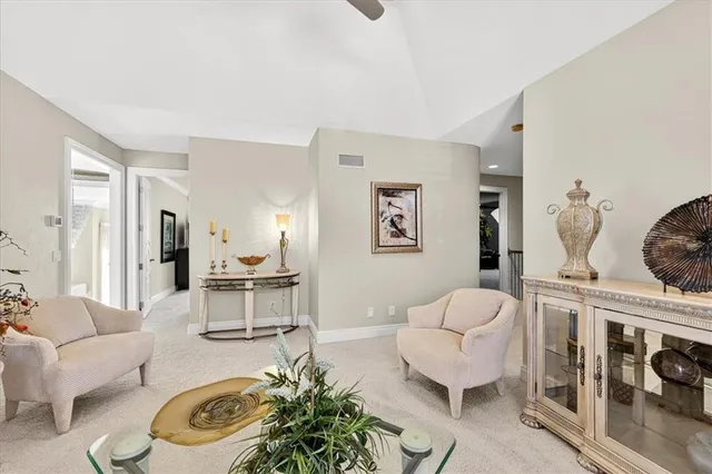 $3,999,999 | 6006 West Shore Court, Parkville, MO 64152