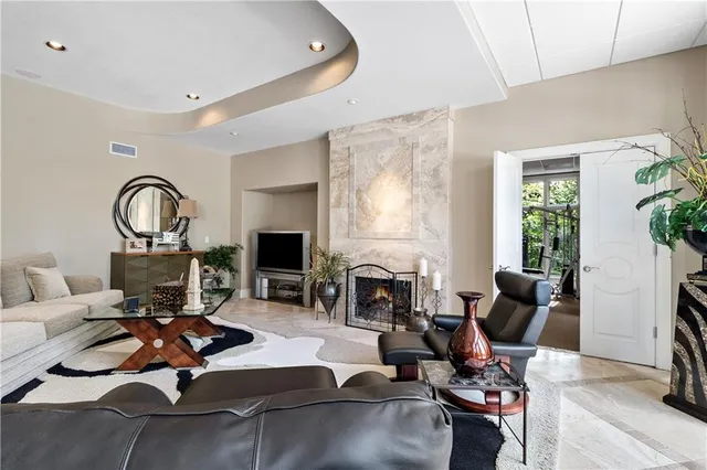 $3,999,999 | 6006 West Shore Court, Parkville, MO 64152