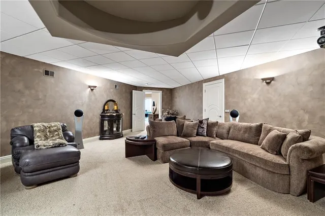 $3,999,999 | 6006 West Shore Court, Parkville, MO 64152