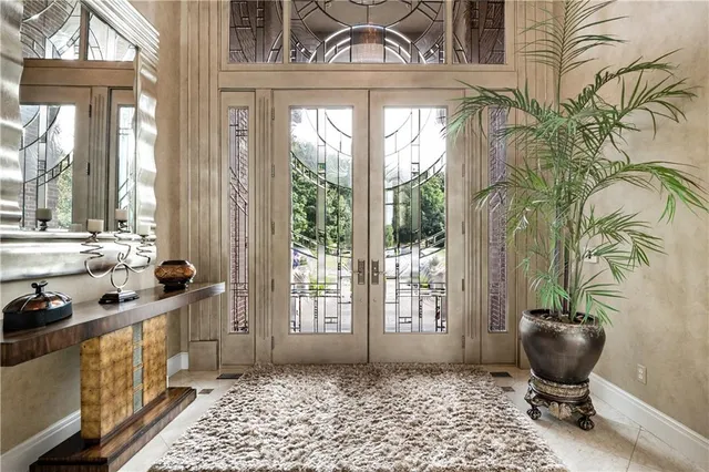 $3,999,999 | 6006 West Shore Court, Parkville, MO 64152