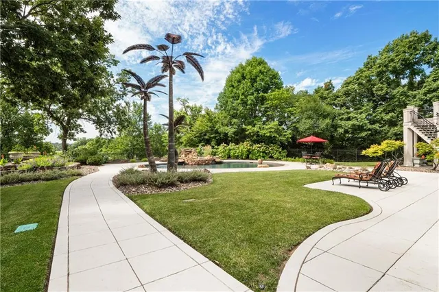 $3,999,999 | 6006 West Shore Court, Parkville, MO 64152