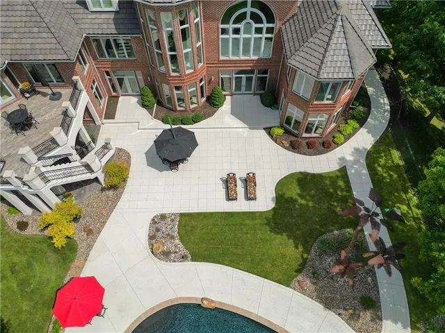 $3,999,999 | 6006 West Shore Court, Parkville, MO 64152