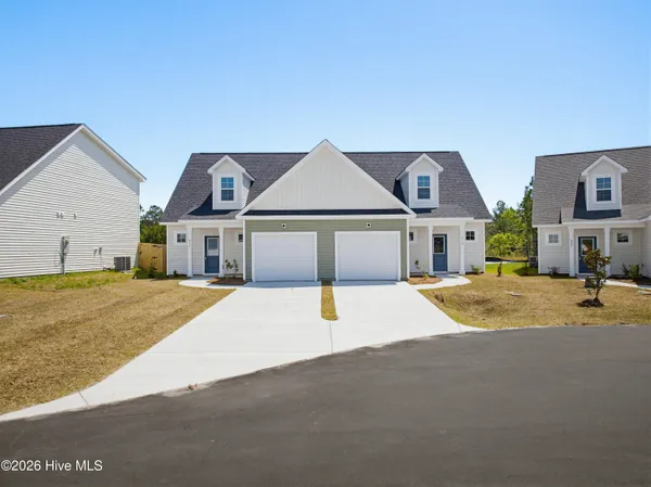 $304,900 | 219 Sandpiper Place, Sneads Ferry, NC 28460