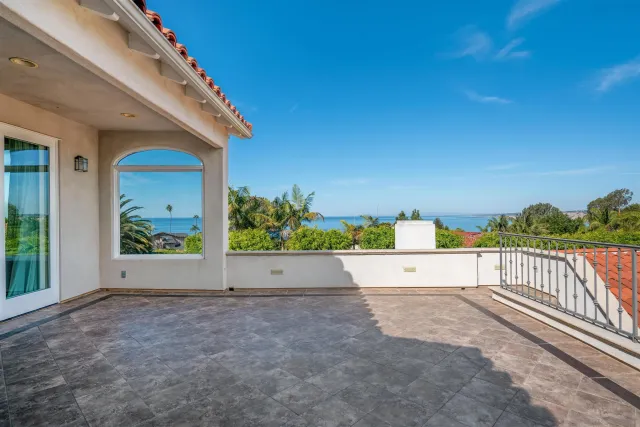 a view of terrace with city view