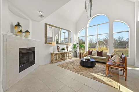 $1,500,000 | 25 Lovegrass Lane, Austin, TX 78745