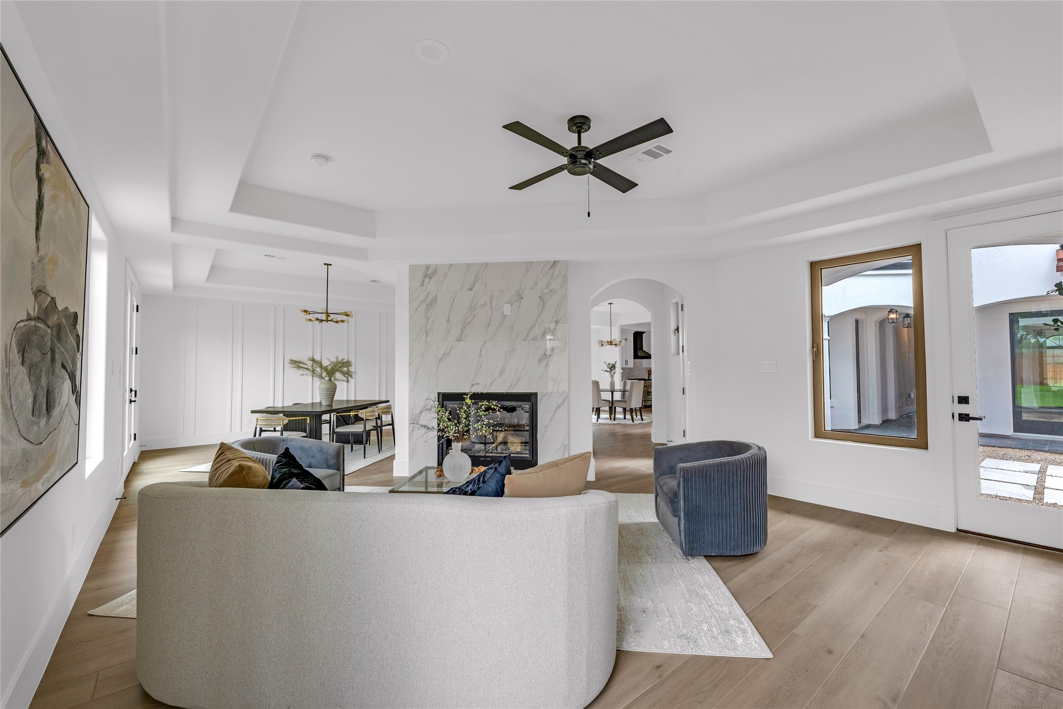 2031 Peppermill Road Houston, TX 77080 - Photo 15 of 48 Imagine entertaining in this inviting space!